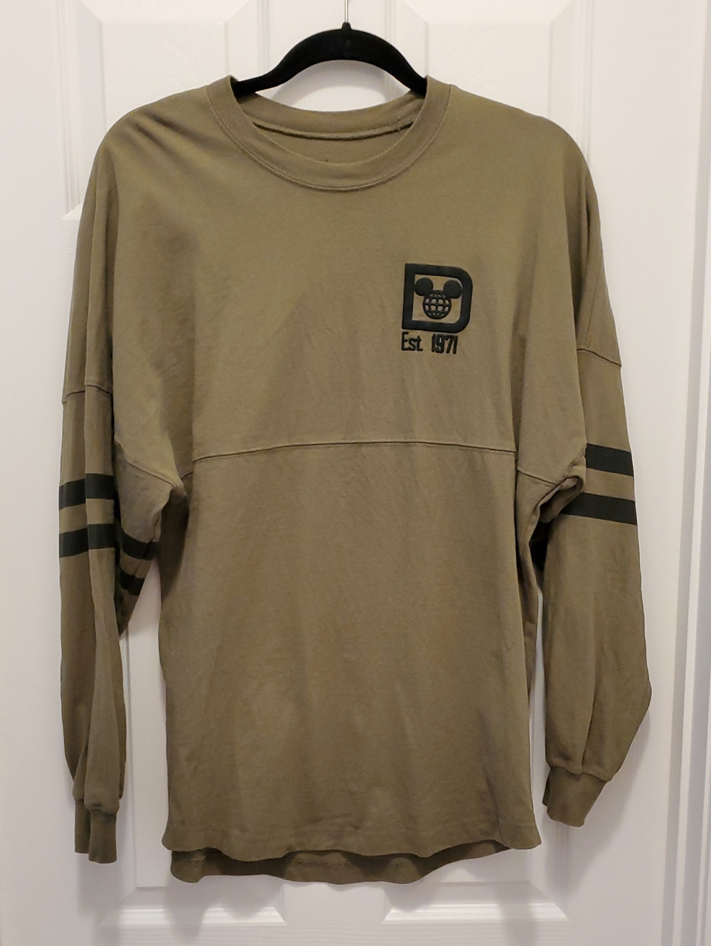 Disney World Olive Spirit Jersey Black Logos 🌻 Unisex Size Medium